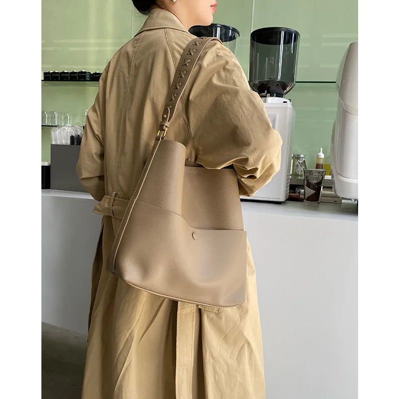 New Simple Genuine Leather Bag Women's Premium Texture Shoulder Bag Casual Soft Leather Large Capacity Commuting Tote Bag